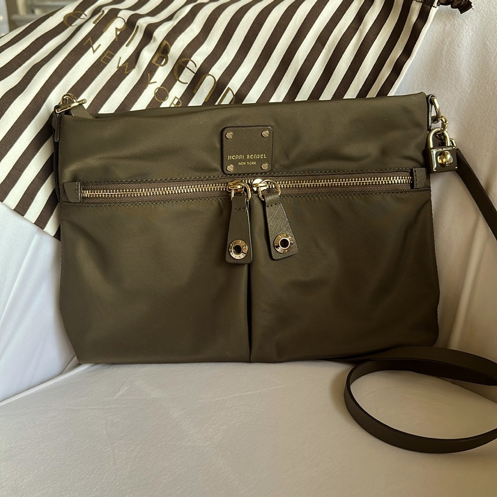 Henri Bendel jetsetter